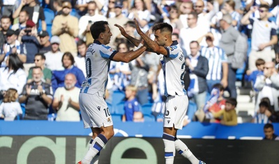 real sociedad celebra gol