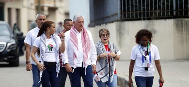 presidente diaz canel camina junto esposa