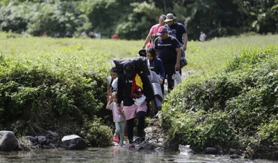 familias cruzan darien panama