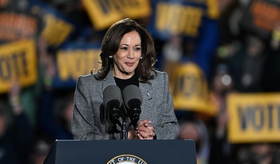 kamala harris mitin politico