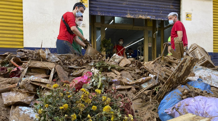 retiro escombros inundaciones valencia