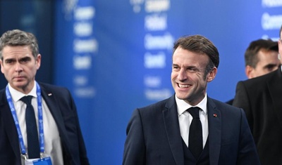 emmanuel macron cumbre comunidad politica europea