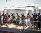 migrantes fila tijuana frontera eeuu