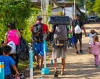 migrantes centroamericanos caminando