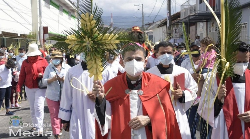 Monseñor Álvarez: Avanza Nicaragua con la pasión de tus hijos exiliados, privados de libertad