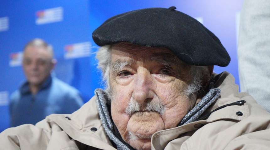 La recuperación de Mujica avanza "a pasitos de tortuga", según su esposa