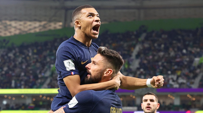 Giroud y Mbappe conducen a Francia a cuartos ganando 3 a 1 a Polonia