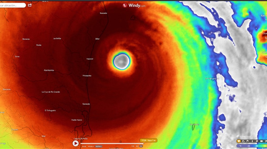 Muro del ojo occidental del huracán Iota está sobre Nicaragua