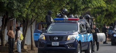 policía nacional dispersando manifestantes nicaragua