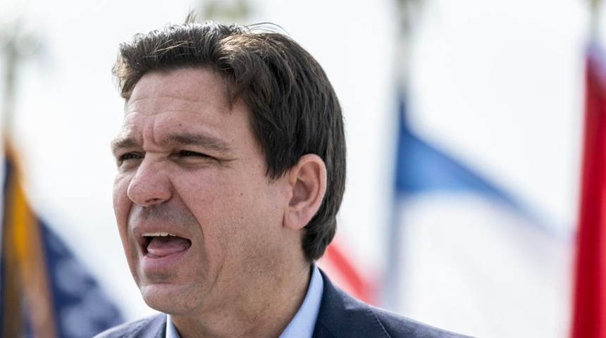 El gobernador DeSantis quiere sacar a los 'sin techo' de las calles de Florida