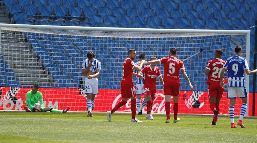 El Sevilla se suma a la lucha por el título