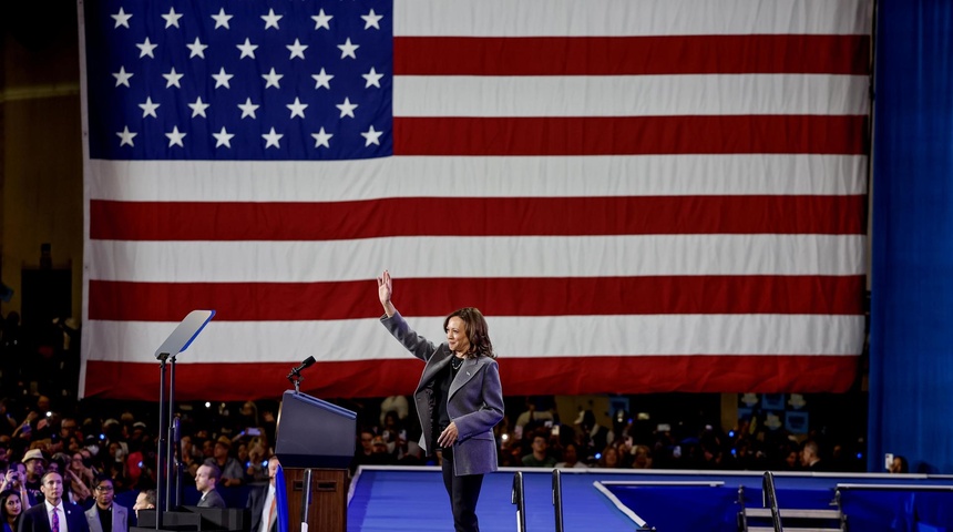 Trump y Harris continúan sus campañas en los estados clave de la mano de celebridades