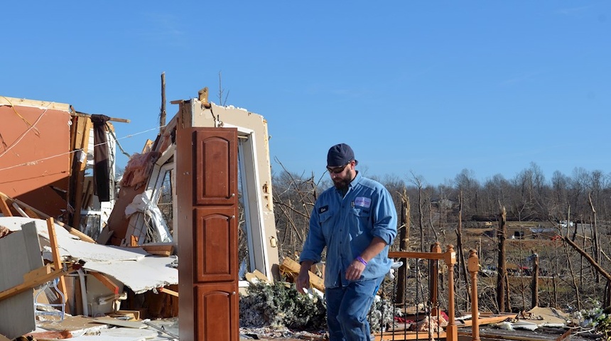 Tornado voló su casa en Kentucky: "Esto antes era un sitio bonito. Ya no"