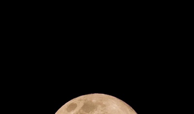 fotografia de la luna fondo negro