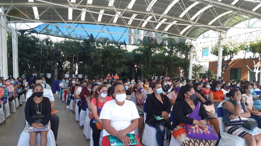 Movimiento de mujeres María Elena Cuadra realiza Coloquio de trabajadoras y desempleadas en Nicaragua