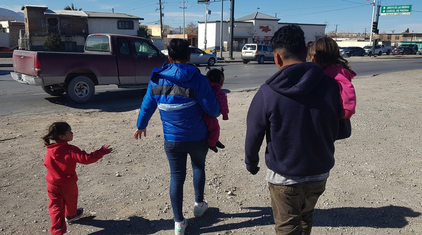 La llegada de niños migrantes sorprende a la frontera norte de México