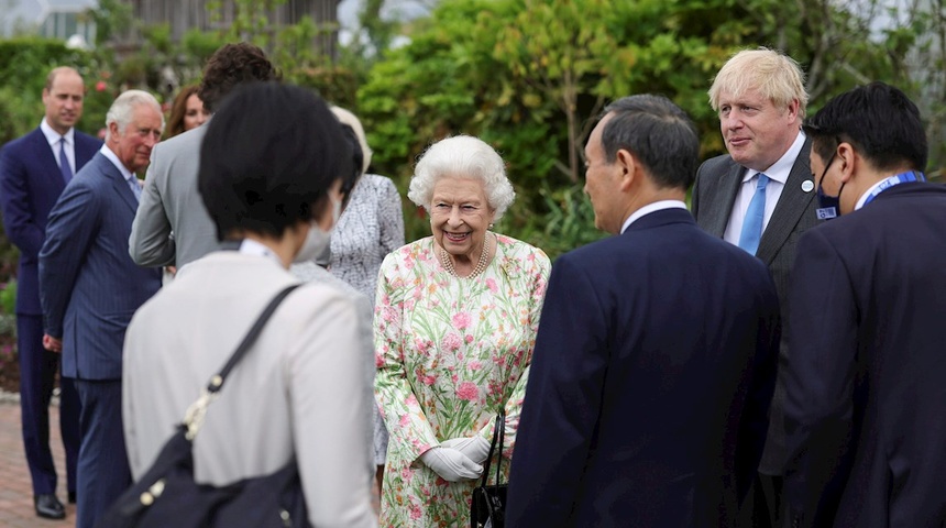 Isabel II celebra su cumpleaños con una ceremonia reducida en Windsor