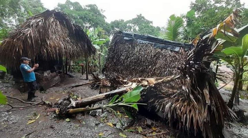 Dos muertos, inundaciones y zonas incomunicadas deja Julia en Centroamérica