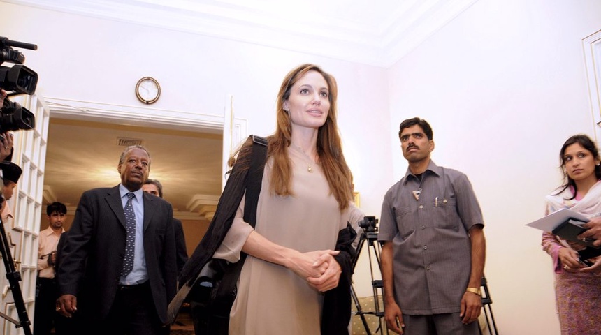 Angelina Jolie llega a Pakistán para concienciar al mundo de las inundaciones