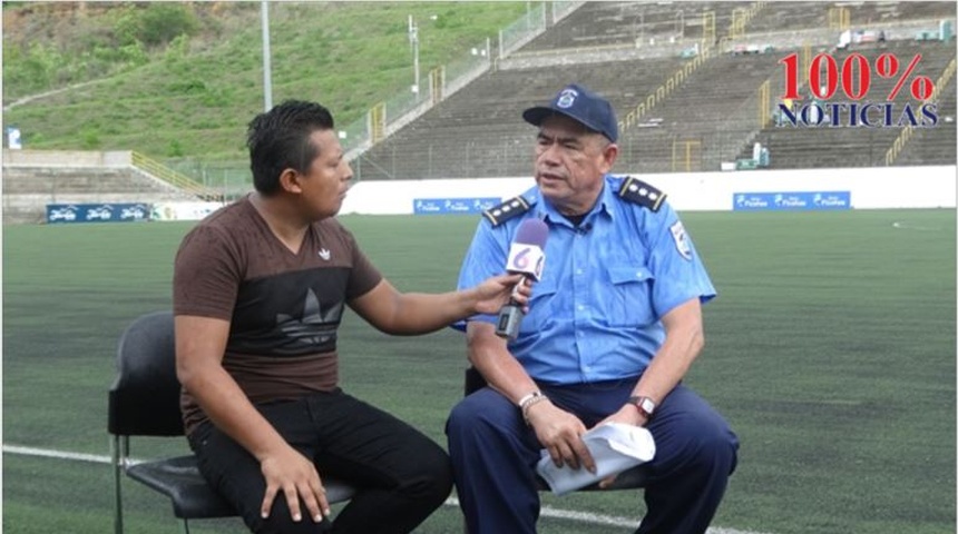 Fanático sandinista que asedio a periodistas es cronista deportivo en Canal 6