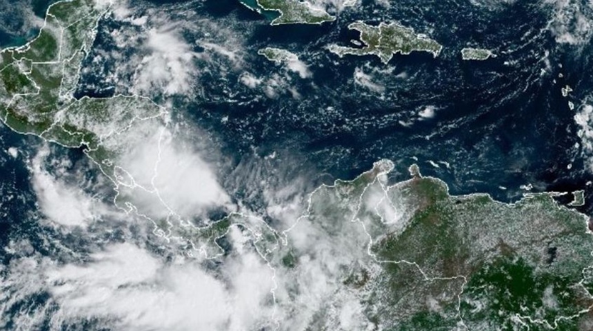 Depresión tropical se disipa en Nicaragua y el huracán Tammy sigue hacia el norte