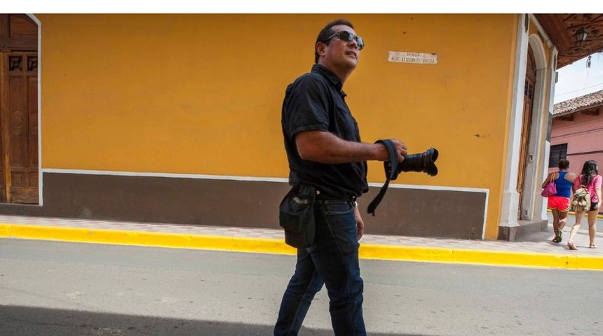 Fotoperiodista Oswaldo Rivas se exilia de Nicaragua, régimen le robó propiedades