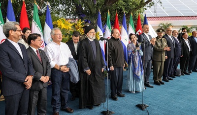 daniel ortega junto presidente iran