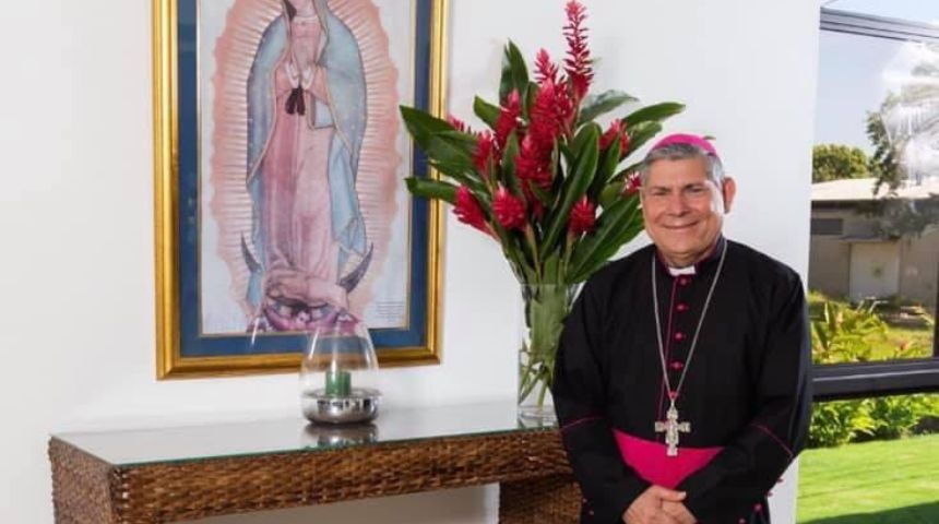 Destierran al obispo de Jinotega, Monseñor Carlos Herrera, tras denunciar sacrilegio de alcalde sandinista