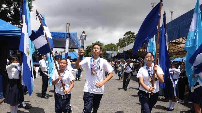 Nicaragua recibe de Honduras la antorcha de la libertad centroamericana