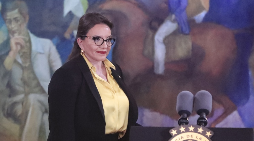 La presidenta de Honduras viaja a Colombia para la investidura de Petro