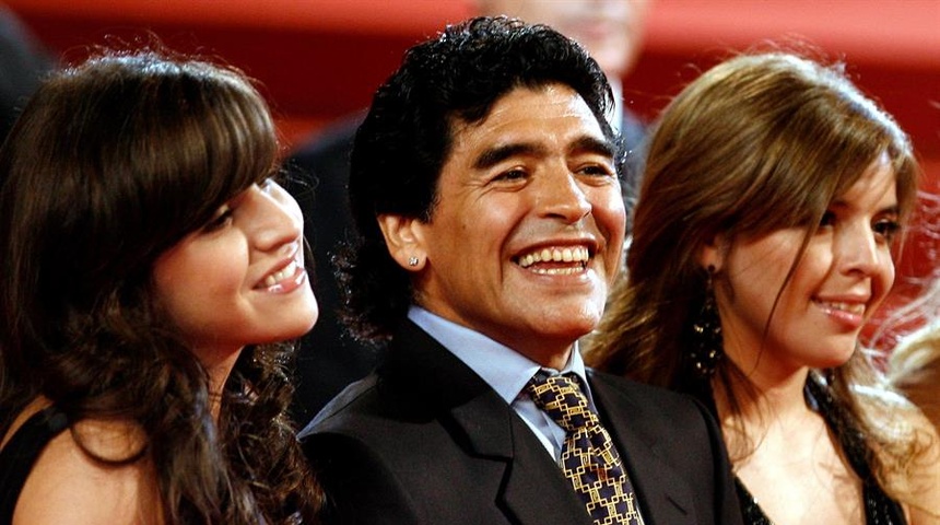 Los hijos de Maradona lo despiden con emoción a través de las redes sociales