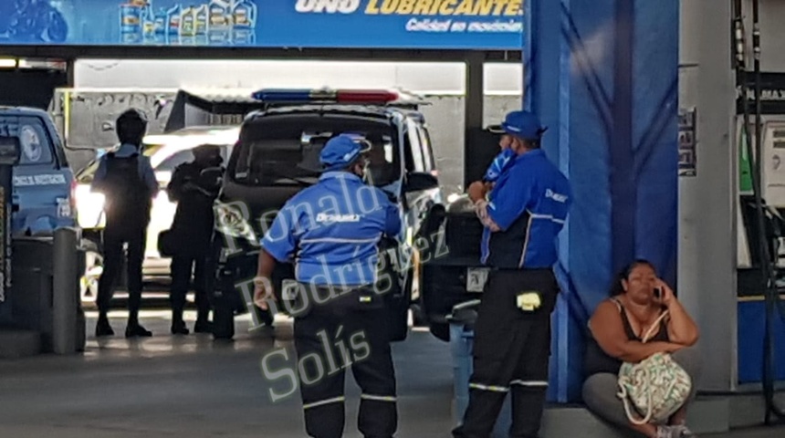 Sujetos encañonan y roban en gasolinera UNO de Linda Vista