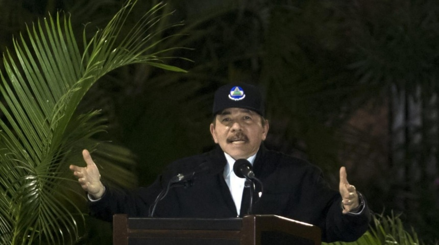 Daniel Ortega retira a embajadora en Brasil días después que este país ofreció nacionalidad a los apátridas