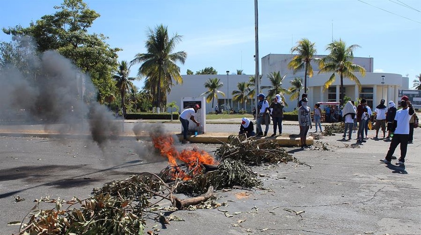 Migrantes agudizan protestas y bloqueos en Tapachula, el sur de México