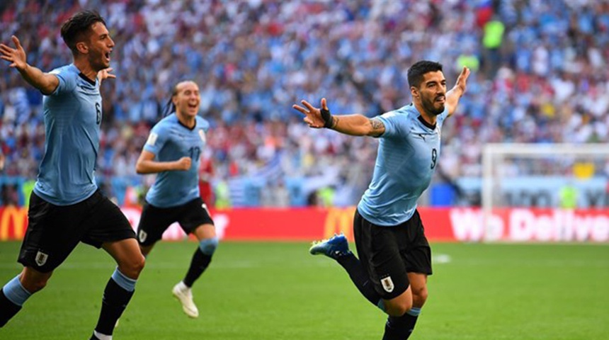 Uruguay golea a Rusia y se queda con el primer lugar del Grupo A del Mundial 2018