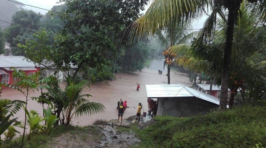 Seis muertos deja desborde del río en La Conquista Carazo, cuerpo de dos niños y 4 adultos fueron recuperados