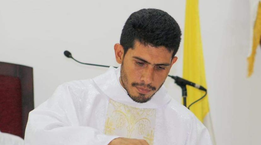 Policía detiene en Matagalpa al Padre Denis Martínez, formador de sacerdotes