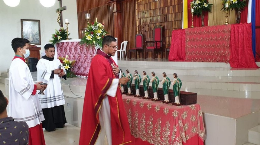 Rosario Murillo saluda a “devotos” de San Judas Tadeo, mientras Policía prohíbe procesión en Condega