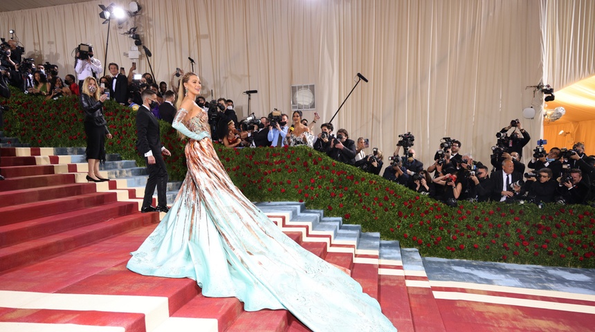 Las celebridades apuestan por el glamour clásico en la Met Gala