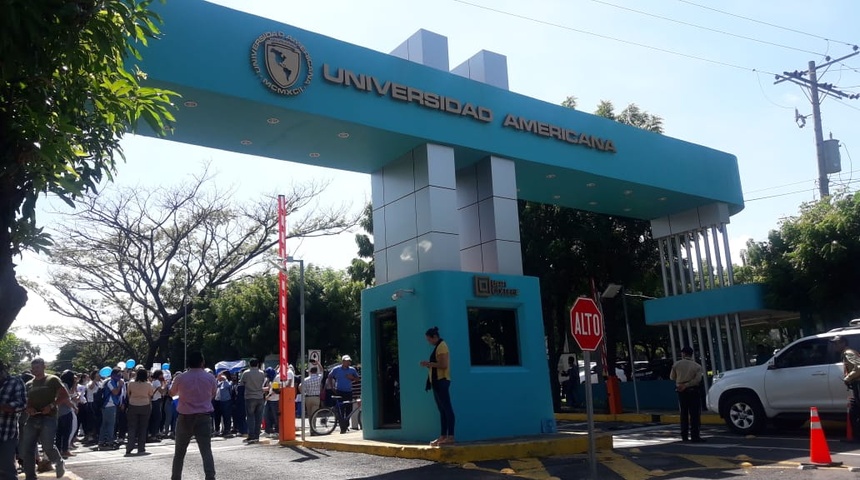 UAM baja precios de títulos de graduación en base a nueva ley