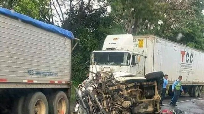 Choque múltiple deja un muerto y cinco heridos en carretera Quezalguaque-Posoltega, León