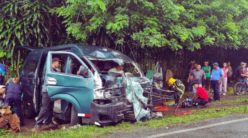 Aparatoso accidente deja al menos 15 heridos en la vía Jinotepe, Carazo