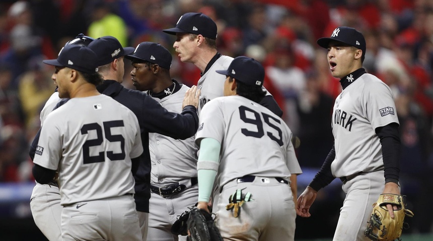 Los Yanquis prohíben la entrada al estadio a los dos fans que agarraron del guante a Betts