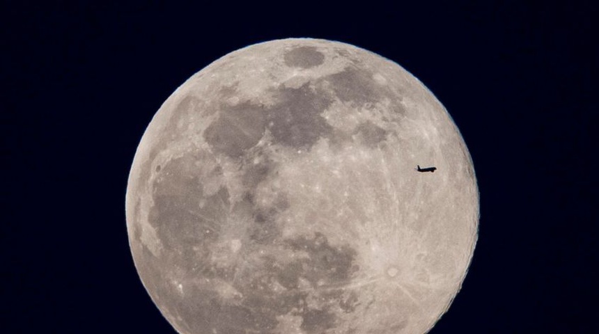 La Tierra vuelve a poner sus ojos en la Luna