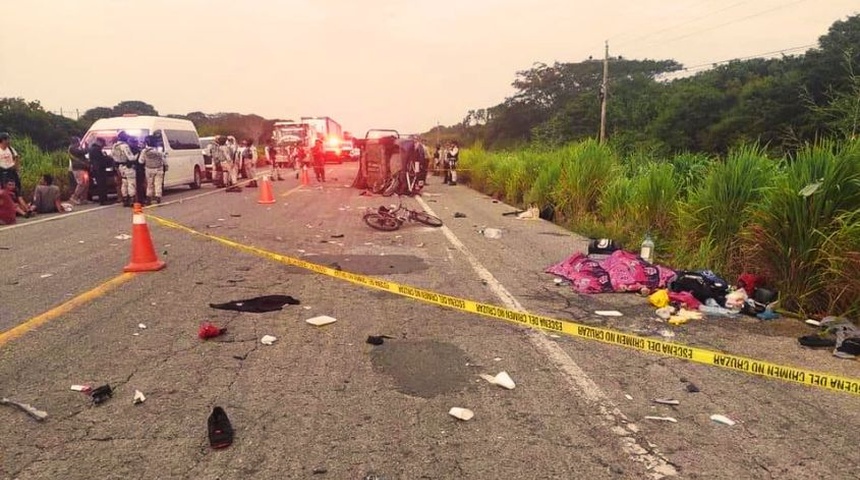 Niña nicaragüense y su padre mueren en caravana de migrantes tras ser atropellados por un carro en Oaxaca, México