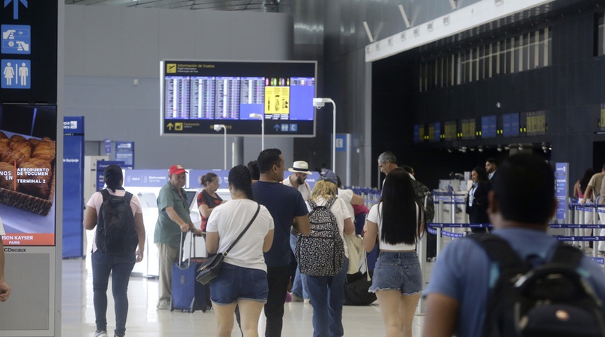 Panamá anuncia una "depuración" en los aeropuertos en la lucha contra el crimen organizado