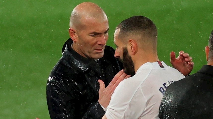 Zidane: "Benzema es un jugador increíble y merece el Balón de Oro"