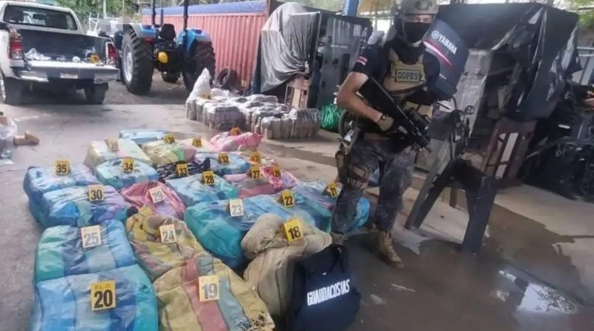 Detienen en Costa Rica a dos nicaragüenses cuando transportaban más de una tonelada de droga