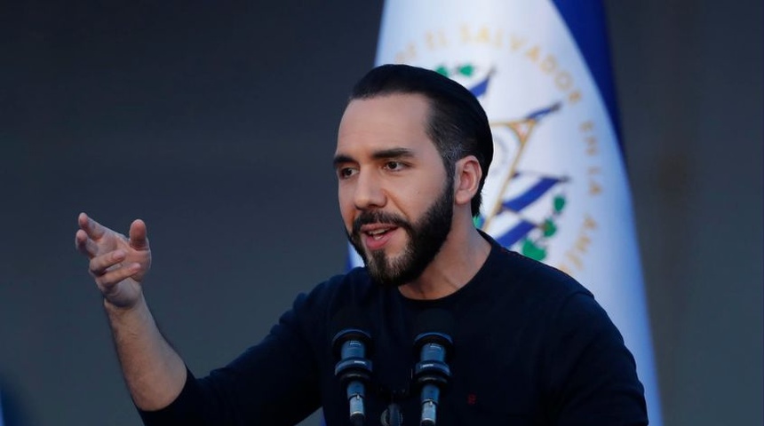 El presidente de El Salvador, Nayib Bukele, dice que hubo "fraude" electoral en Venezuela