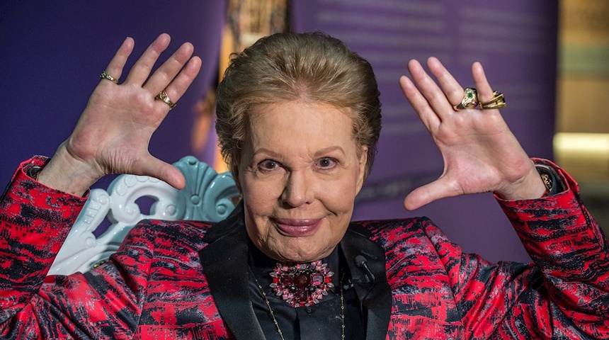 Subastarán joyas, ropa y objetos del astrólogo puertorriqueño Walter Mercado